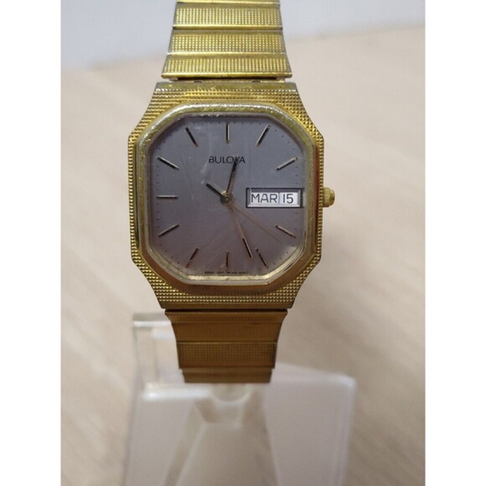 Bulova Vintage‎ Quartz Watch Gold Tone Day Date Grey Dial Face Swiss Movement
